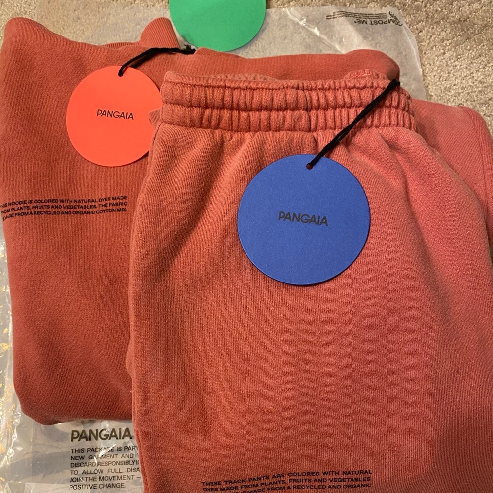 NWT Pangaia Set Rubia Red